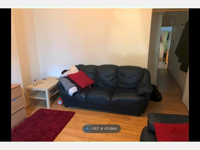 2 Bedroom Flat To Rent In Kellett Road, London SW2
