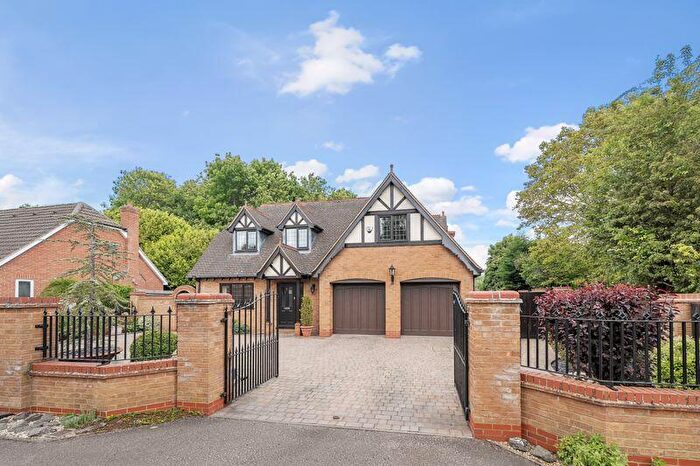 4 Bedroom Detached House For Sale In Millfield, Bromham, MK43