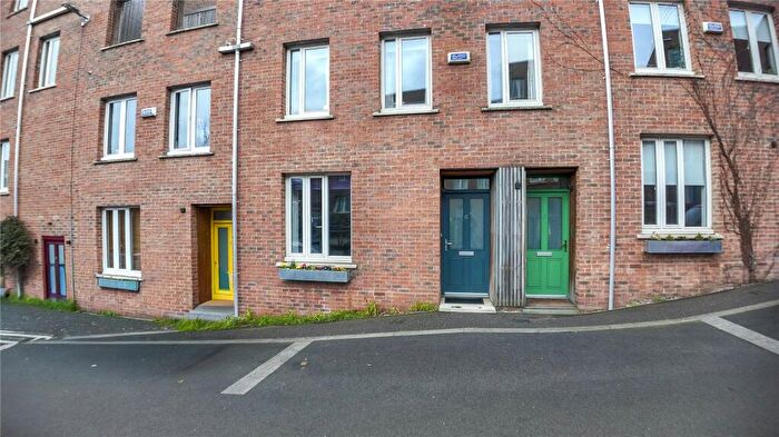 3 Bedroom Apartment For Sale In Kingfisher Place, Ouseburn, Newcastle Upon Tyne, NE6