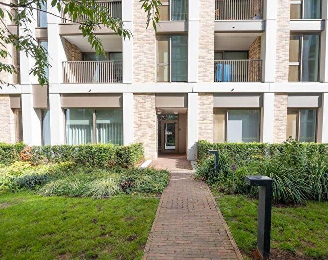 2 Bedroom Apartment To Rent In Palmer Road, London, SW11