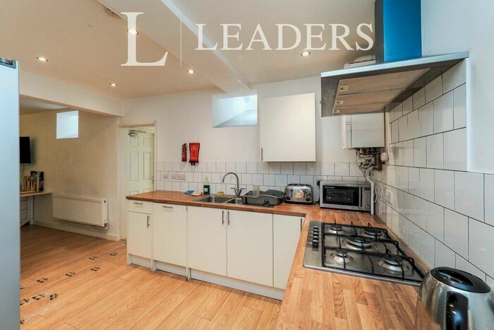 8 Bedroom Semi-Detached House To Rent In Queens Road East, Beeston, NG9