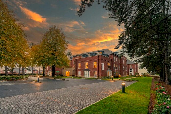 2 Bedroom Property For Sale In Northwich Road, Knutsford, WA16