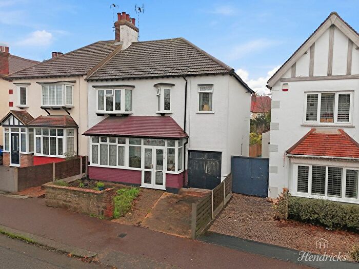 3 Bedroom Semi Detached House For Sale In Walker Drive, Leigh-On-Sea, SS9