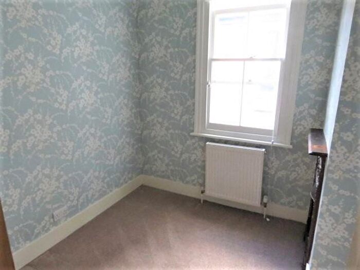 2 Bedroom Apartment To Rent In Playfield Crescent, East Dulwich, London, SE22