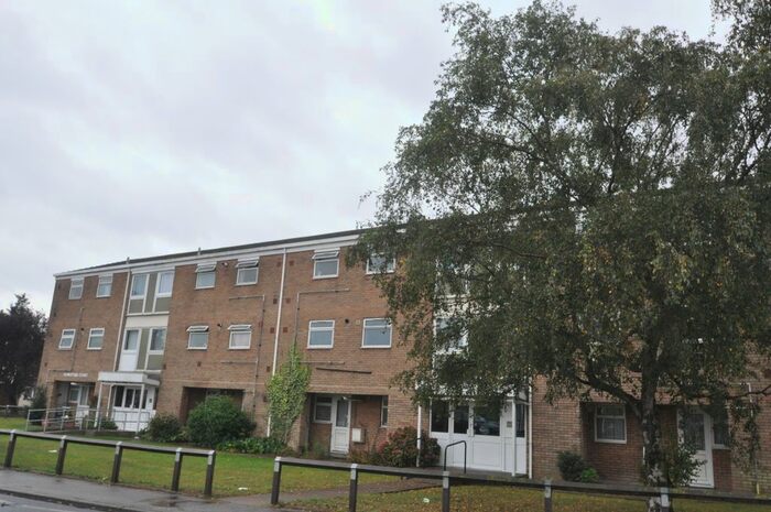2 Bedroom Flat To Rent In Homestead Court, High Street, Hadleigh, Essex, SS7