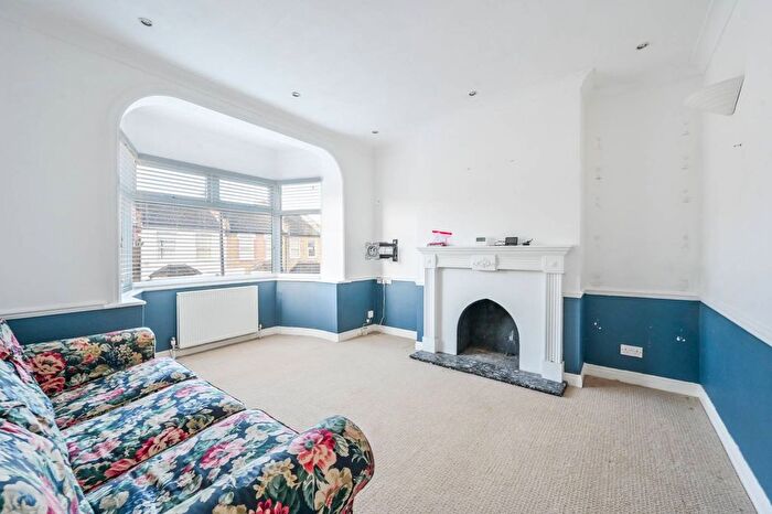 2 Bedroom Terraced House To Rent In Walthamstow, Walthamstow, London, E17