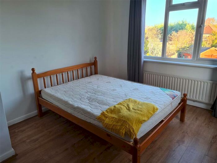 1 Bedroom Property To Rent In Oakhill Road, Sutton, SM1