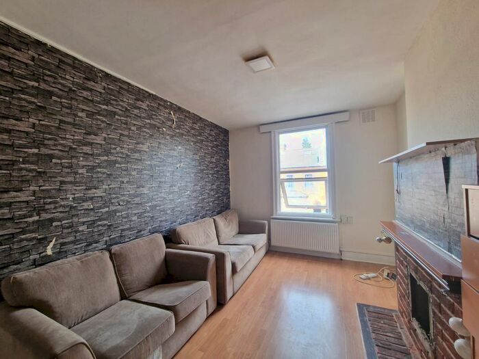 2 Bedroom Maisonette To Rent In Springfield Road, Harrow, HA1