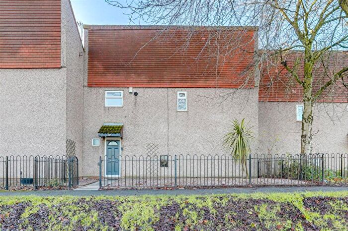 3 Bedroom Terraced House For Sale In Stoney Houghton Gardens, Nottingham, NG6