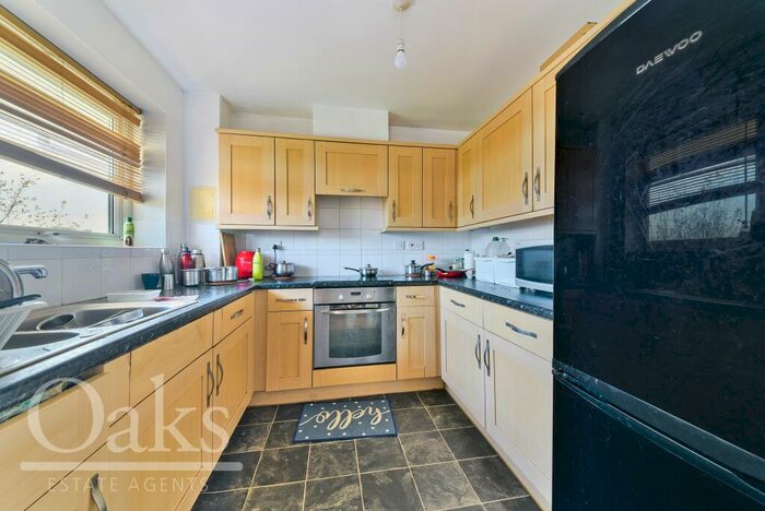 2 Bedroom Apartment To Rent In Manning Gardens, Croydon, CR0