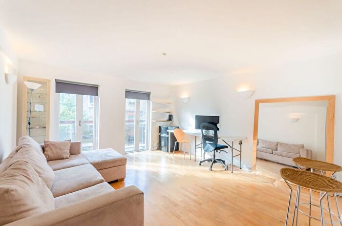 2 Bedroom Flat To Rent In Windmill Street, Fitzrovia, London, W1T