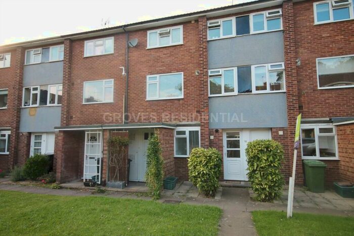 2 Bedroom Apartment To Rent In South Terrace, Surbiton, KT6