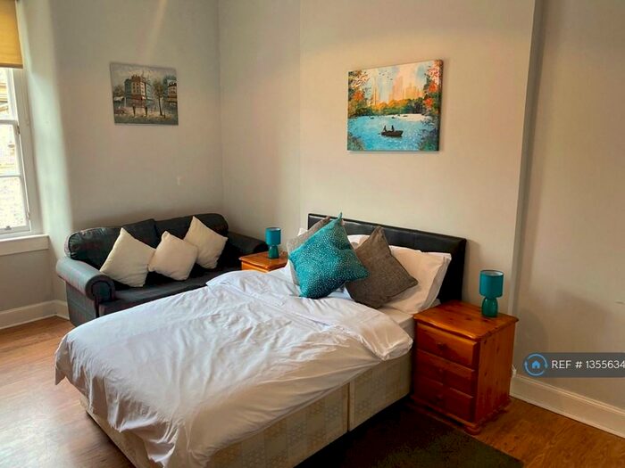 4 Bedroom Flat To Rent In Merchant Street, Edinburgh, EH1