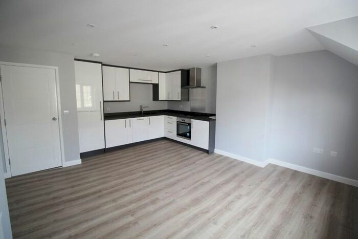 2 Bedroom Flat To Rent In London Road, Sevenoaks, TN13