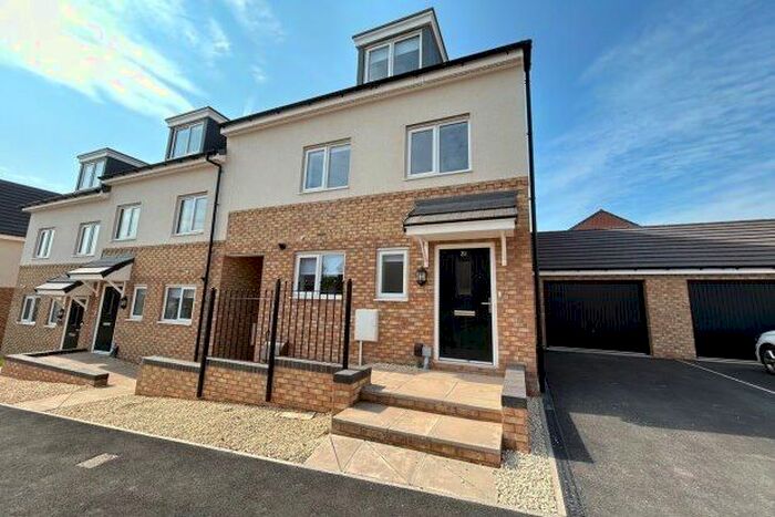 3 Bedroom Semi-Detached House To Rent In Harviston Avenue, Nottingham, NG4