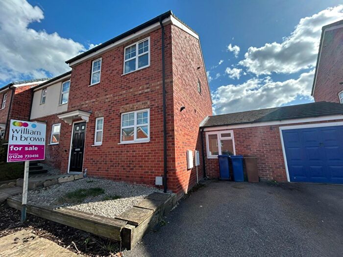 3 Bedroom Semi Detached House For Sale In Kingsway, Grimethorpe, Barnsley, S72