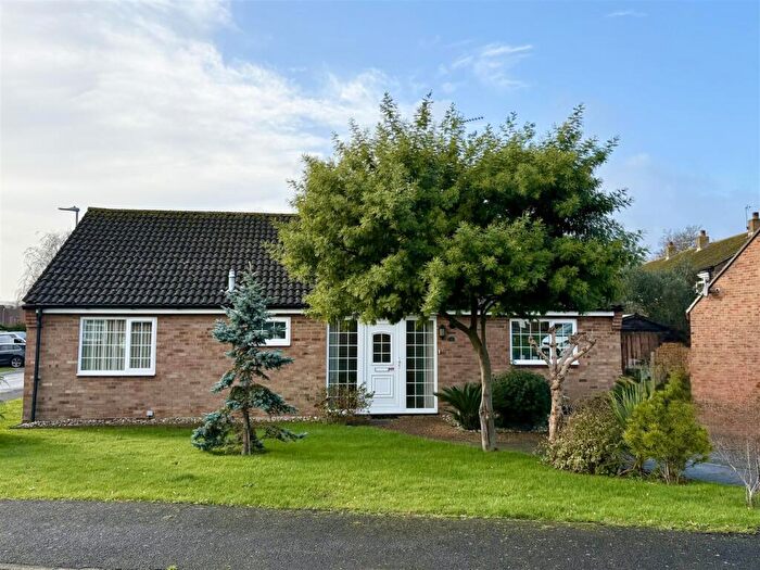 3 Bedroom Detached Bungalow For Sale In Woburn Way, Eastbourne, BN22