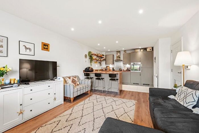 2 Bedroom Flat For Sale In Kingston Road, Wimbledon Chase, London, SW20