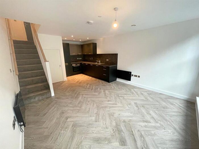 1 Bedroom Apartment To Rent In Priory House Lofts, Gooch Street North, Birmingham, B5