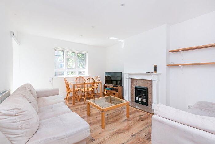 3 Bedroom Flat To Rent In Kelfield Gardens, London, W10