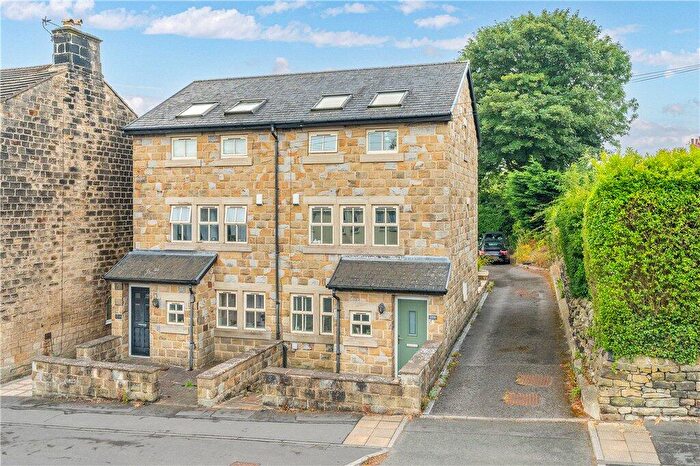 3 Bedroom Town House For Sale In Park Road, Guiseley, Leeds, West Yorkshire, LS20