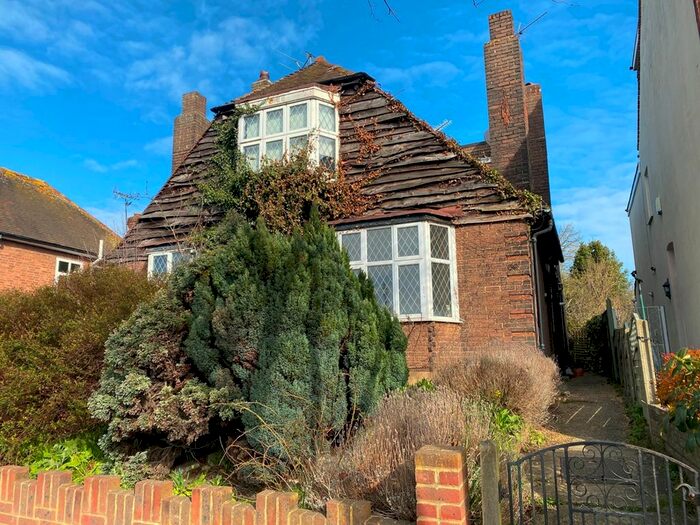 2 Bedroom Flat To Rent In Daws Lane, Mill Hill, NW7