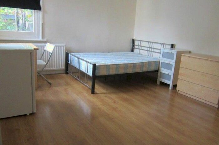 Studio To Rent In Wolverton Gardens, London, W6