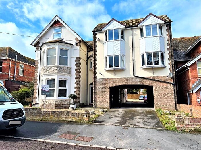 2 Bedroom Flat For Sale In Glendinning Avenue, Weymouth, DT4