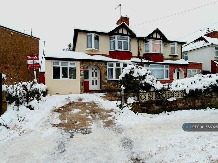 5 Bedroom Semi-Detached House To Rent In Turkey Street, Enfield, London, EN3