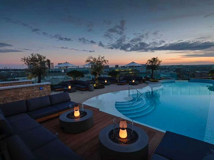 2 Bedroom Flat To Rent In Westmont Apartment, White City Living, London, W12