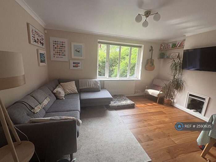 2 Bedroom Flat To Rent In Masefield Court, London, N5