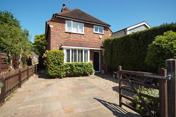 2 Bedroom Detached House For Sale In Steels Lane, KT22