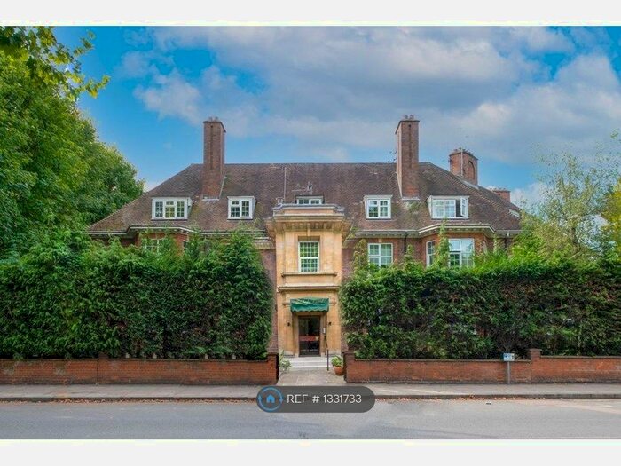 2 Bedroom Flat To Rent In Bishops Court, London, N2