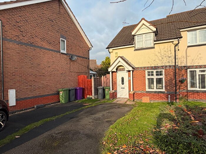 2 Bedroom Semi Detached House To Rent In Dales Close, Dunstall, Wolverhampton, WV6