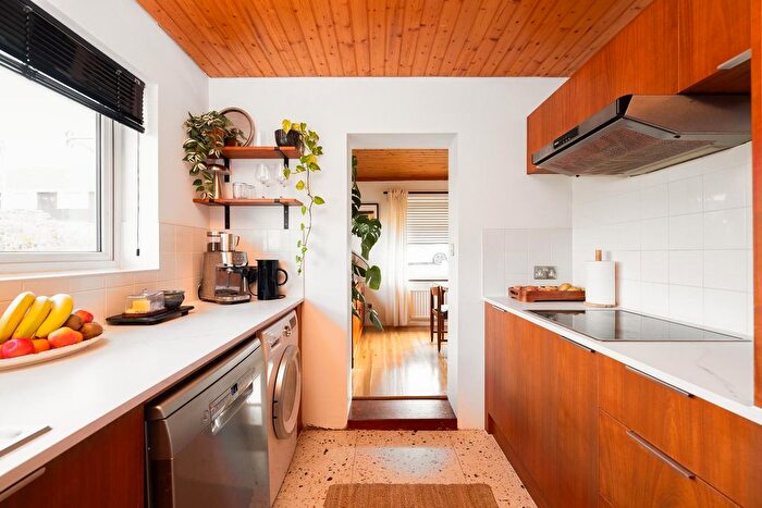 2 Bedroom End Of Terrace House For Sale In Edgefield Close, Whitchurch, BS14