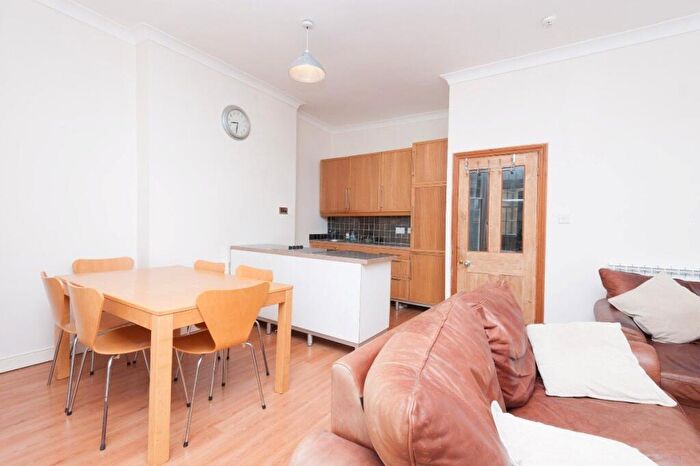 1 Bedroom Flat For Sale In Bedford Square, Brighton, East Sussex, BN1