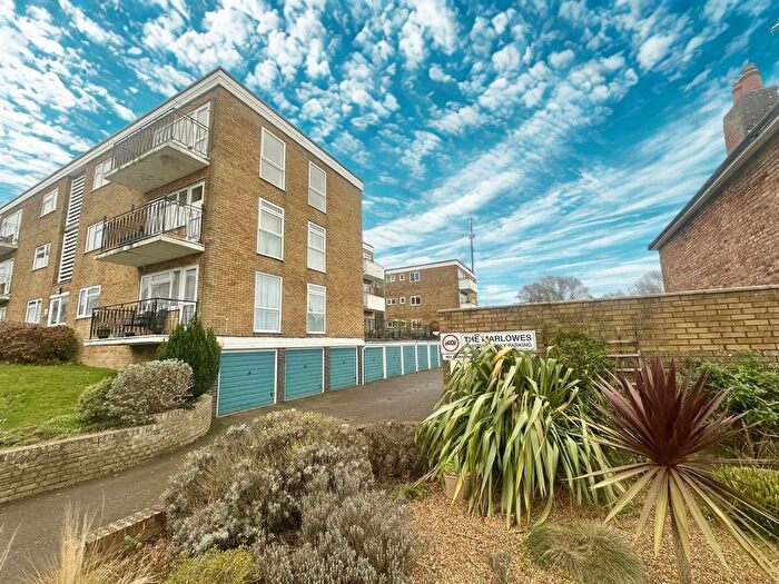 2 Bedroom Flat For Sale In Hastings Road, Bexhill-On-Sea, TN40