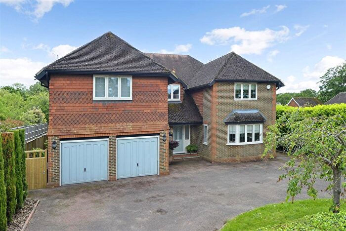 6 Bedroom Property To Rent In Avenue Road, Cranleigh, GU6