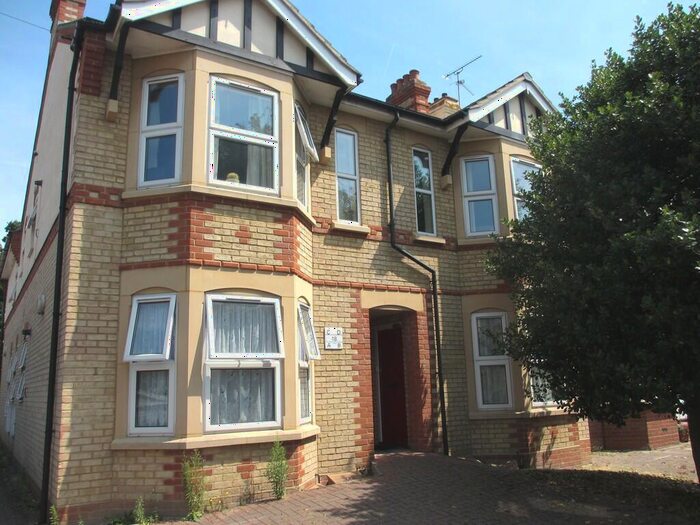 1 Bedroom Flat To Rent In Ashingdon Road, Rochford, SS4