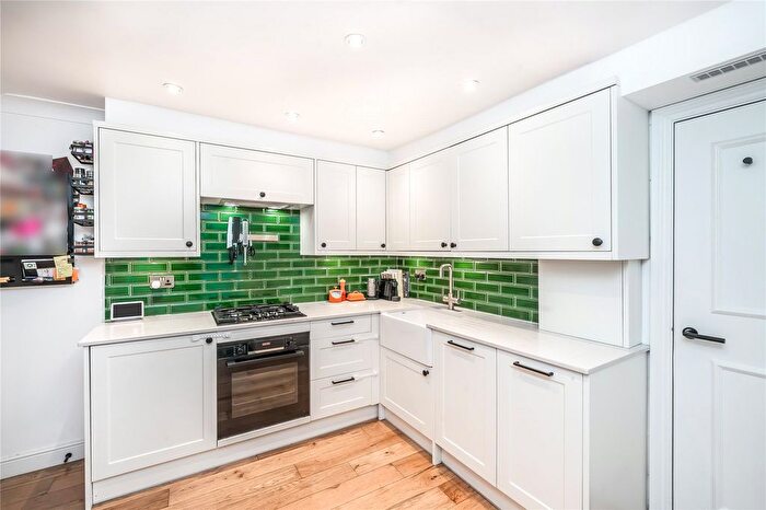 2 Bedroom Flat For Sale In Rita Road, London, SW8