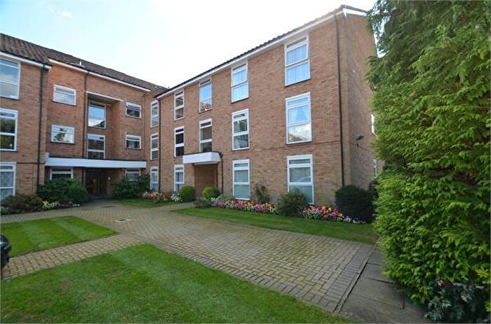 2 Bedroom Flat To Rent In Page Street, Mill Hill, NW7
