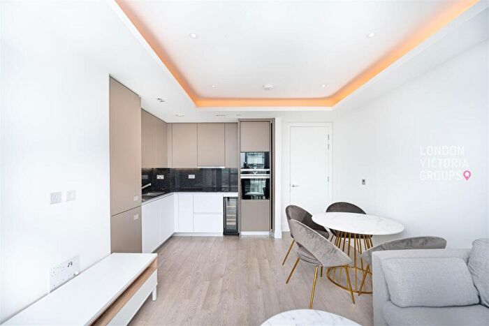 2 Bedroom Apartment To Rent In Carrara Tower, City Road, Old Street, EC1