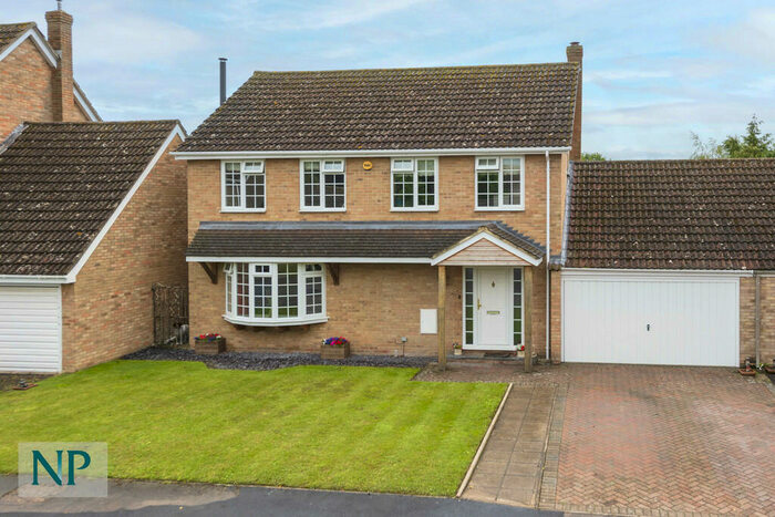 4 Bedroom Detached House For Sale In Broad Oaks, Leavenheath, Colchester, CO6