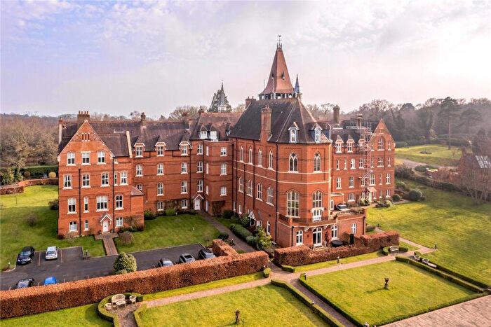 3 Bedroom Apartment For Sale In Wolfs Row, Oxted, Surrey, RH8