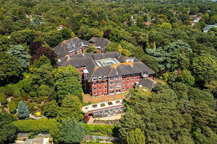2 Bedroom Flat For Sale In Canford Cliffs Road, Poole, Dorset, BH13