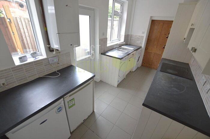 3 Bedroom Terraced House To Rent In Pope Street, Clarendon Park, LE2