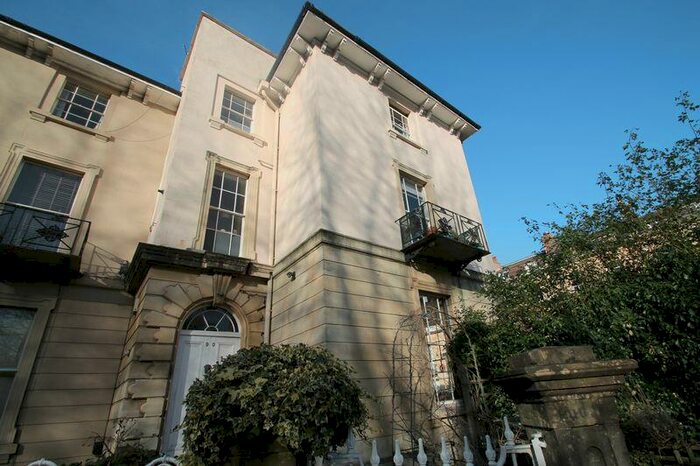 2 Bedroom Flat To Rent In Garden Flat, Queens Road, Clifton, Bristol, BS8