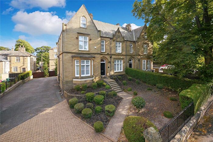 5 Bedroom Semi Detached House For Sale In Spring Bank Place, Bradford, West Yorkshire, BD8