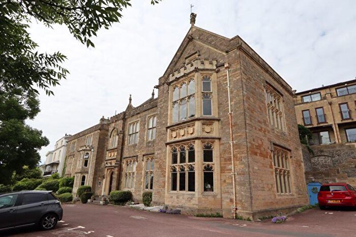 2 Bedroom Flat For Sale In Highdale Road, Clevedon, BS21