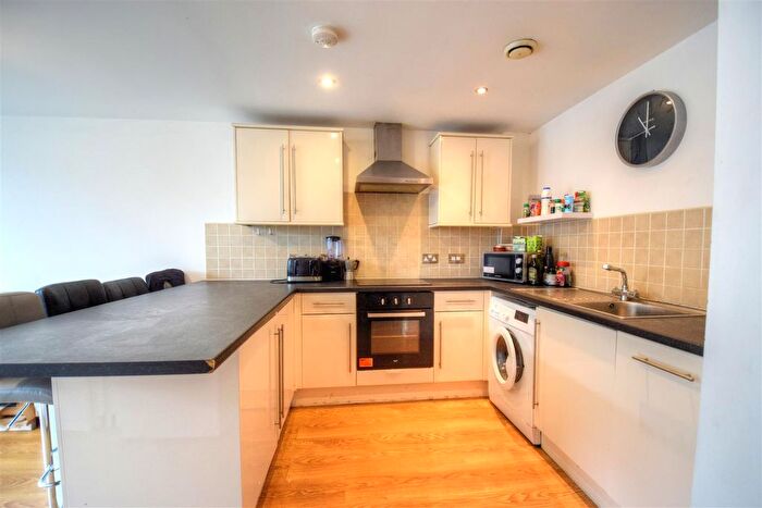 2 Bedroom Flat To Rent In Pall Mall, Liverpool, L3